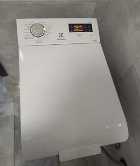 Vrchem plněná pračka Electrolux na 6kg - 2