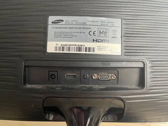 Monitor Samsung S24D300H - 2