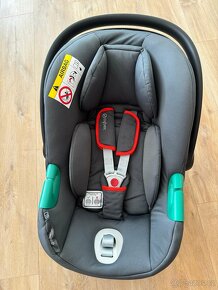 Cybex Aton B2 + základna Base One (v záruce do 03/25) - 2