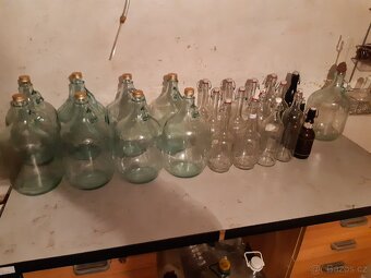 Prodám skleněné 5l Demižóny, 1l sklenice s keram.uzávěrem. - 2