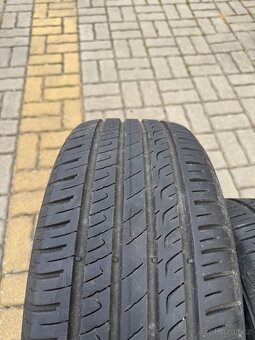 Barum Bravuris 5 XL 215/50 R17 - 2
