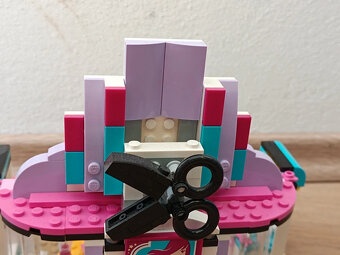 LEGO Friends 41093 Kadeřnictví v Heartlake - 2