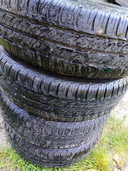 Prodám kola 165/70R14 na Škoda Fabia. Disky 5Jx15, ET35. - 2