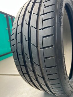 Letní pneumatiky Hankook iON evo 235/40 R19 96W XL EV - 2