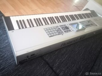 Roland Fantom X8 - 2