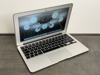 Macbook Air 11" 2015 / I5 / 4GB / 128GB - DPH - 2