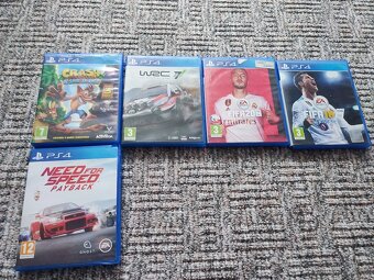 PlayStation 4 - 2