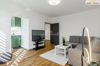 Prodej bytu 3+1, 65m2, Karlovy Vary - Stará Role - 2