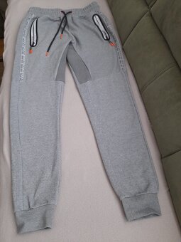 šedé tepláky vel. S - 2