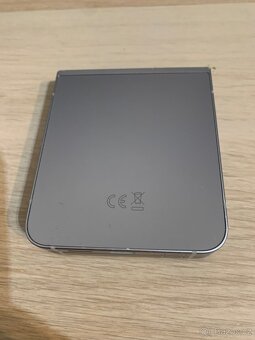 Samsung Galaxy Z Flip 6 - 2
