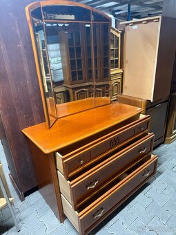 Komoda + závěsné zrdcadlo - 2