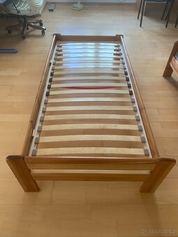 Dřevěná postel z přírodní borovice - barva olše 90x200 B - 2