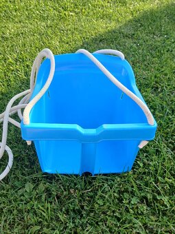 Plastová houpačka - 2