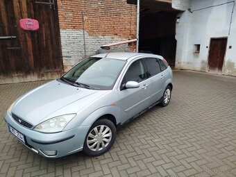 Ford Focus Ghia - 2