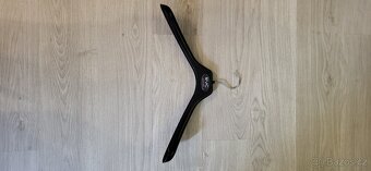 Ramínka plastová s odnímatelným logem. - 2