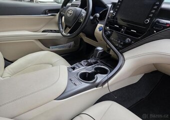 Toyota Camry 2.5-HYBRID-1.MAJITEL-DPH - 2