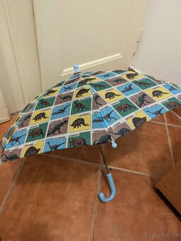Krásný dětský deštník s dinosaury - 2
