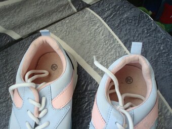 Boty sportovní vel.36 - 2