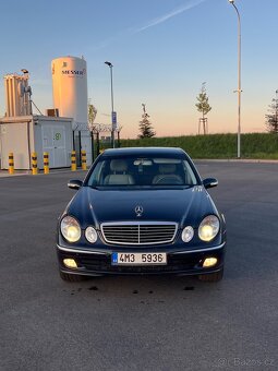 Mercedes E320 - 2