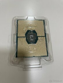 Intel Xeon Gold 6130 @ 2.1GHz - 2