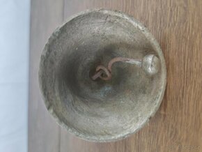 Švýcarský bronzový zvonek ,sběratelský kus. - 2