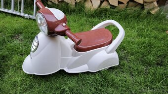 Odražedlo motorka Vespa - 2