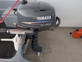Prodám lodní motor Yamaha 4hp dlouhá noha - 2