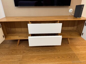 Dubová TV komoda Ena 180 x 42 cm - 2