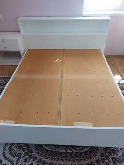Věnuji starou manželskou postel - 2