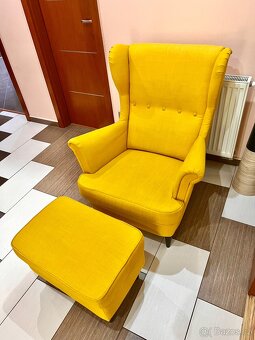 Křeslo ušák s podnožkou STRANDMON - IKEA - 2
