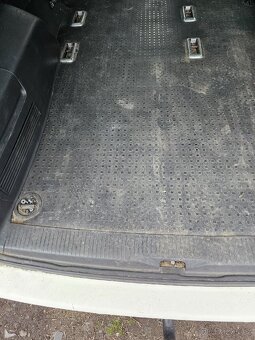 Zadní gumová podlaha VW T5 T5.1 T6 Long - 2