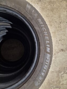 235x55x17 Michelin - 2