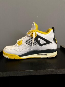 BOTY JORDAN 4 - 2