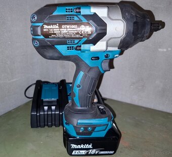 MAKITA DTW1002 Aku rázový utahovák 1/2"/1000Nm 18V - 2