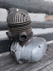 Jawa-ČZ 250 - 353 kývačka - motor - 2