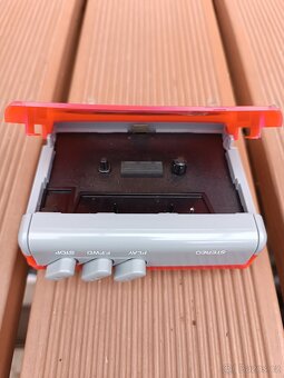 Stereo kazetový přehrávač ve stylu walkman+ sluchátka. - 2