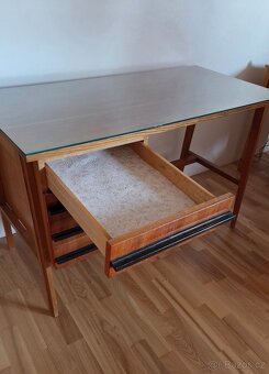 Dřevěný psací stůl (ev. včetně dopravy) - 2