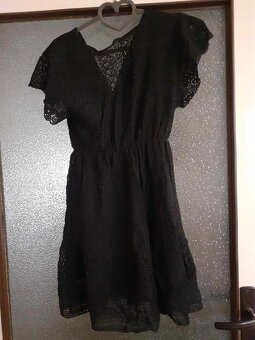 Mini krajkové černé šaty, univerzální - 2