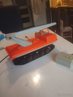 Staré hračky Pásové vozidlo piko mars - 2