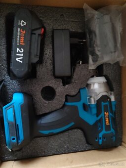 Prodám aku Rázový utahovák - 2