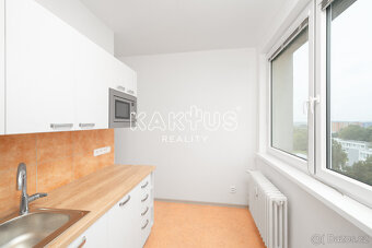 Pronájem bytu 2+1 (56m²), na ulici Vietnamská, Ostrava-Porub - 2