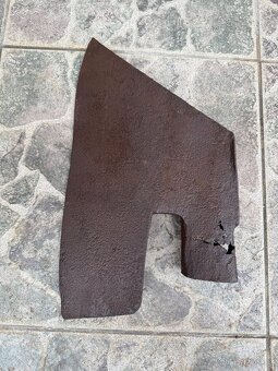 stará tesařská sekera širočina - 2