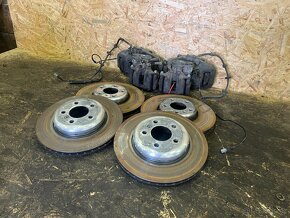 KOMPLETNÍ BRZDOVÝ SYSTÉM BMW F11/F10 3.0D 220KW - 2