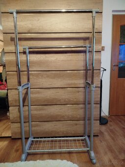 Stojan (věšák) na bundy - 2