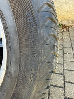 Pneu 285/60 R18 - 2