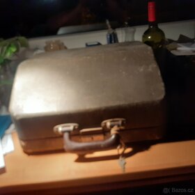Kufříkový psací stroj Optima - 2