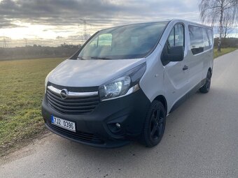Opel vivaro 6míst - 2