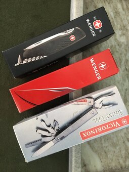 Krabičky na nože Wenger model Ranger, Victorinox, top stav - 2