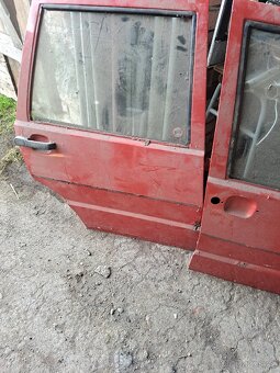 Fiat Uno 5dv.dveře pravé zdarma - 2