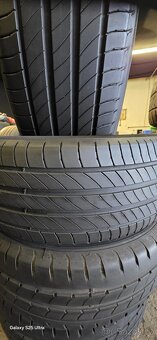 Prodám 2ks pneu 205/55/17 - 2